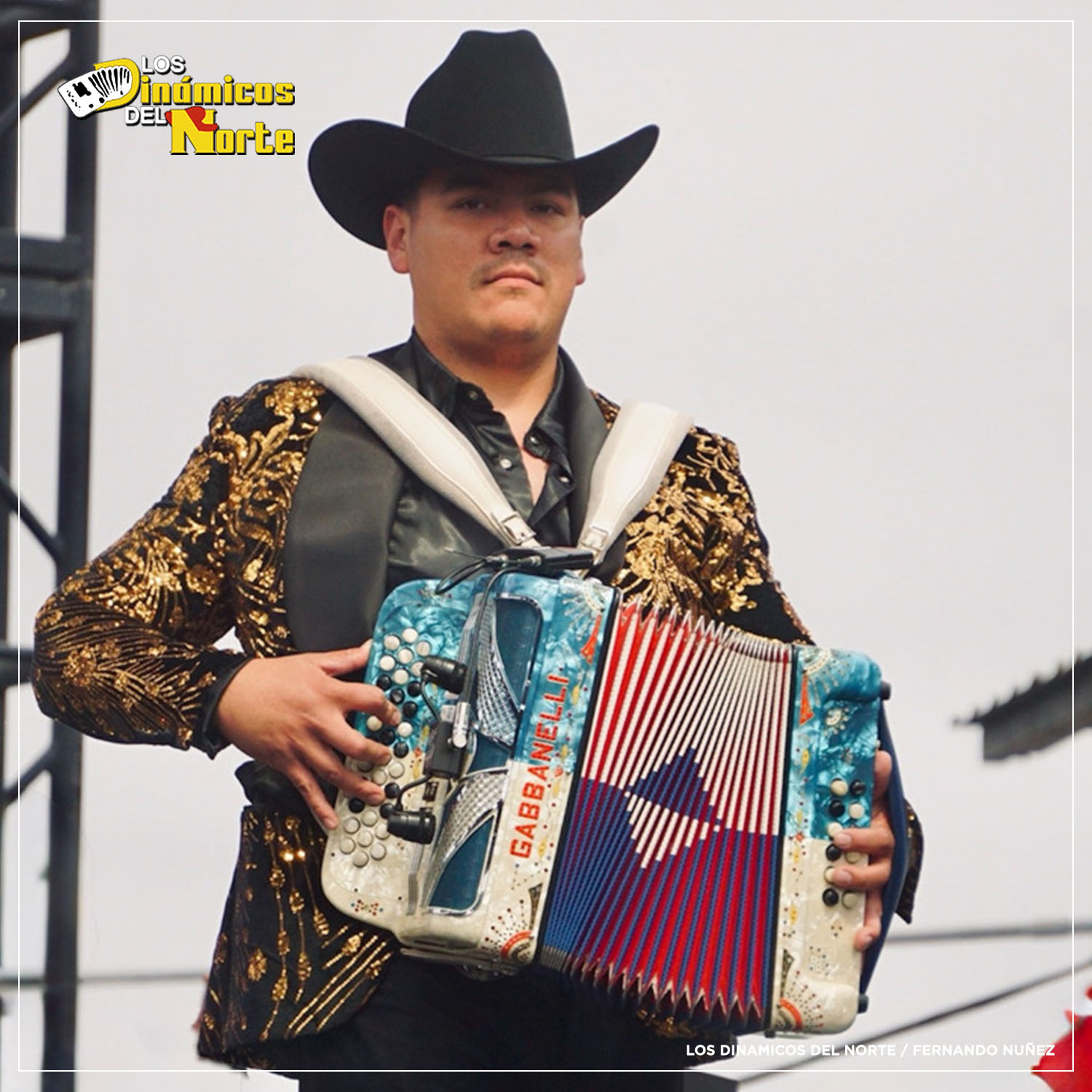 Fernando Nuñez con el bajo eléctrico